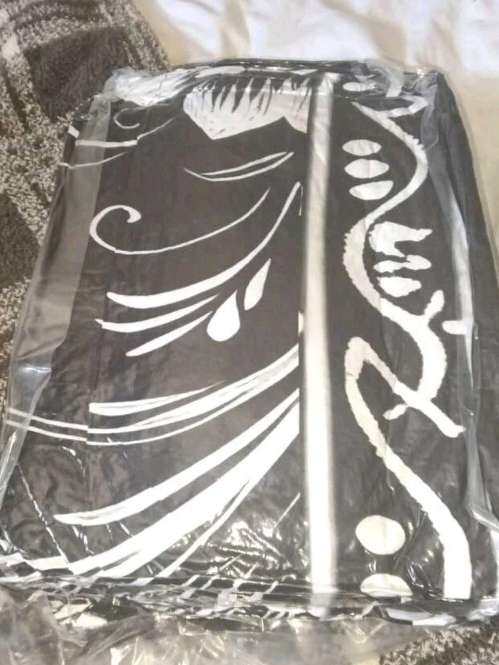 Black Skull Print Comforter Set  KING